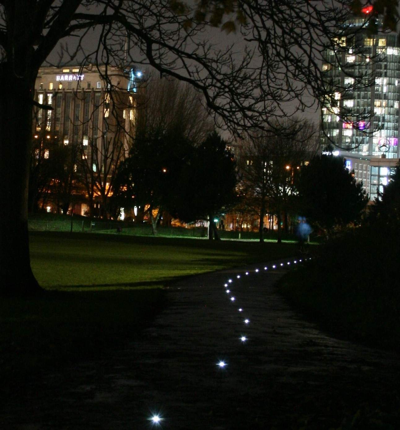 Iluminación solar del suelo para los espacios verdes de Londres