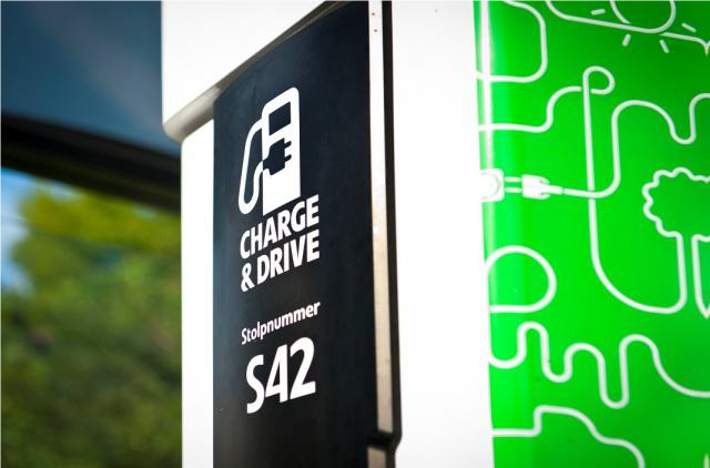 Fast charging infrastructure for electric vehicles