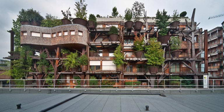 Lebendiger" energieeffizienter Wohnkomplex in Turin
